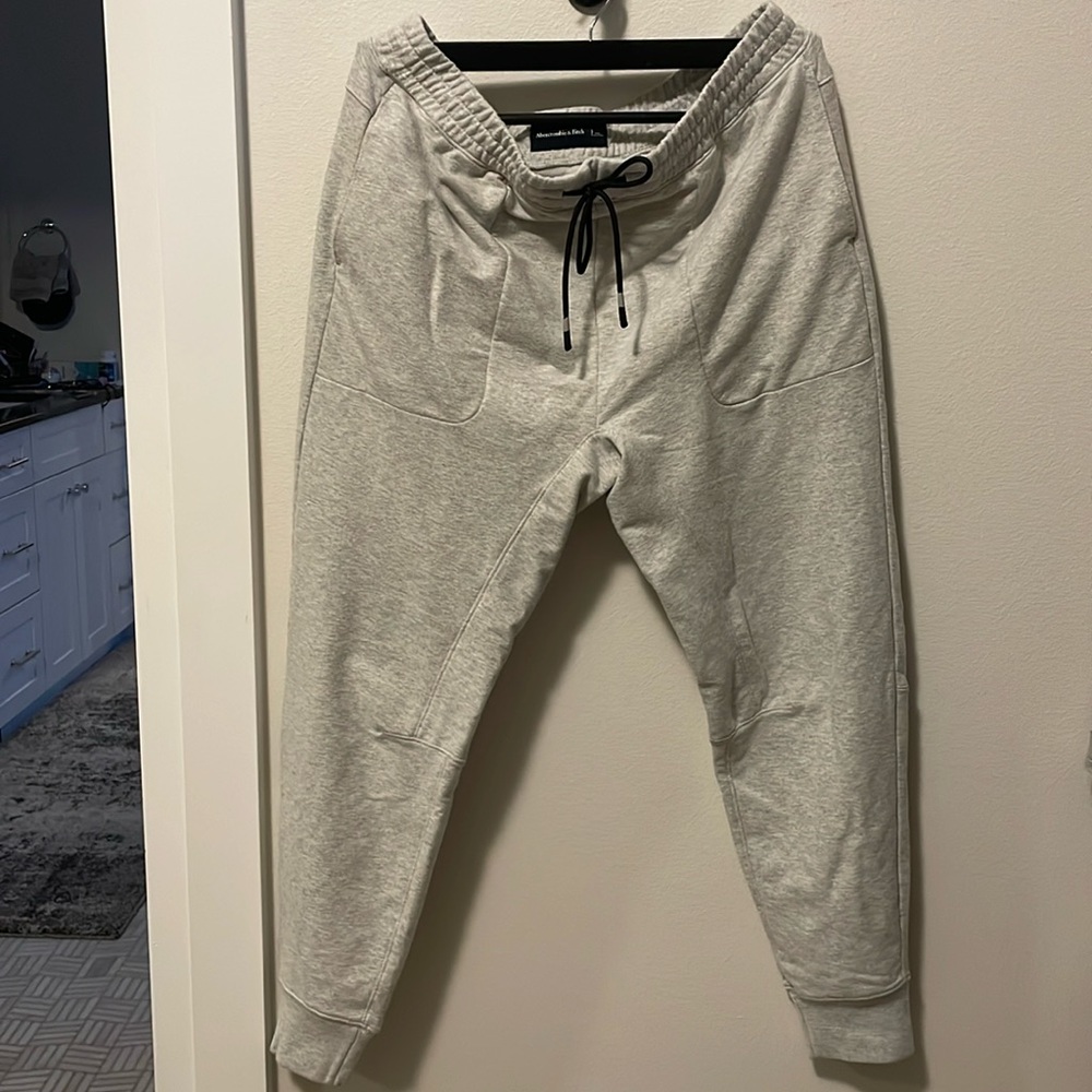 Abercrombie & Fitch men’s jogger sweats